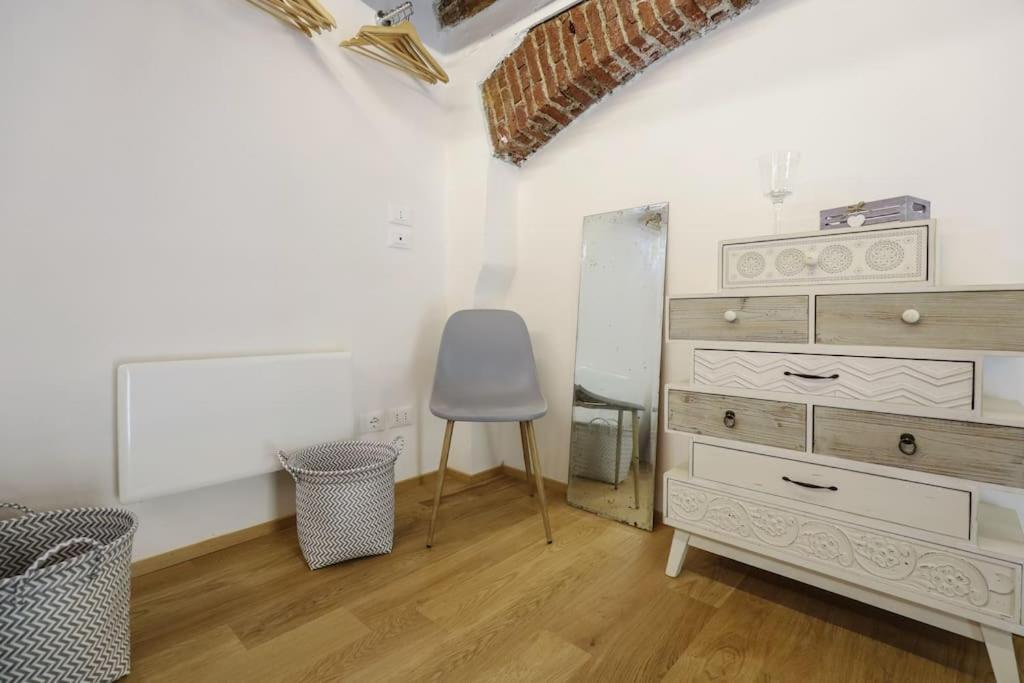 Cozy Loft Navigli, Close To Duomo And Bocconi - Italy Flat Vacation Mailand Exterior foto